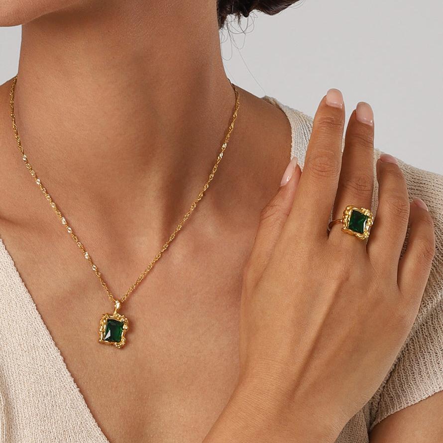 Emerald Radiance Ring