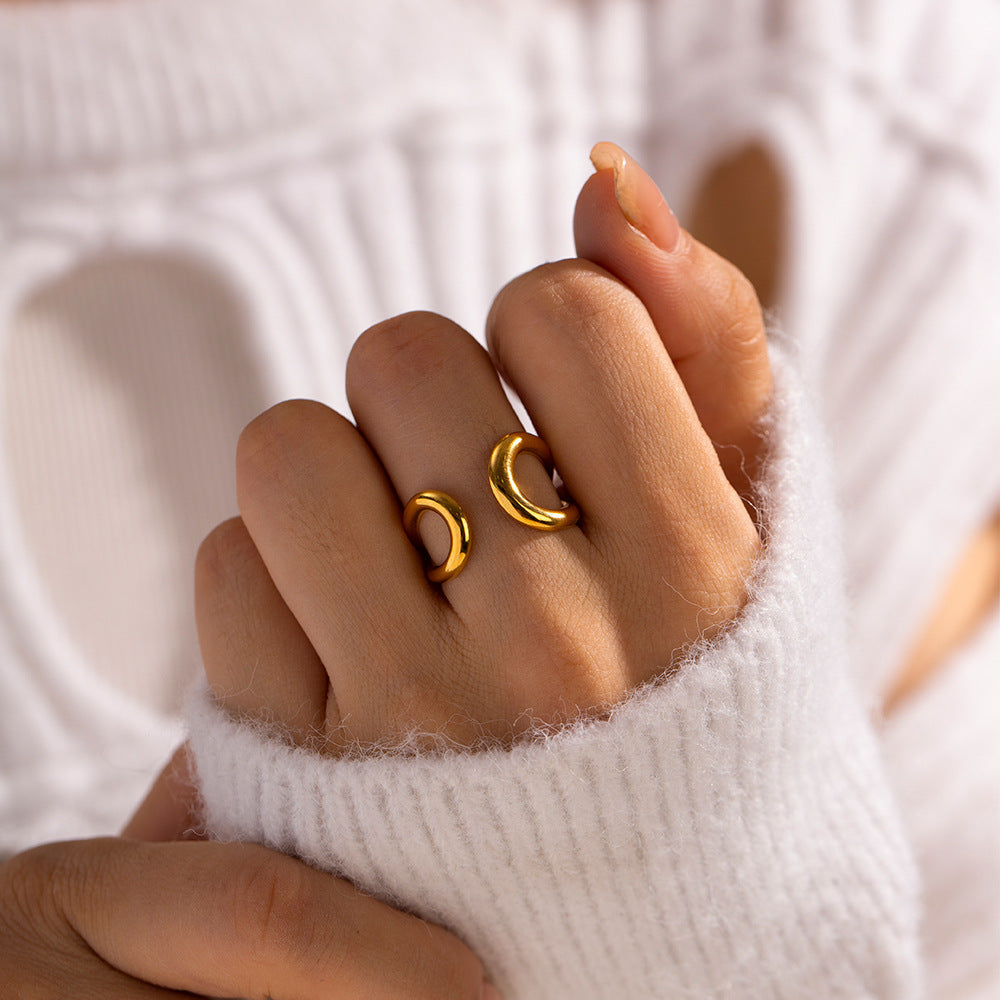 Twisted Elegance Gold Band