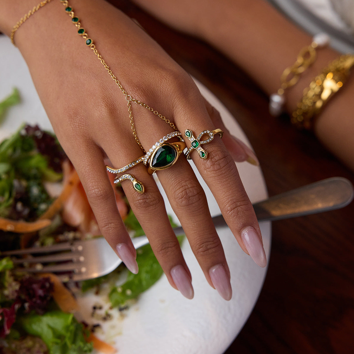 Glimmering Knot Gold Ring