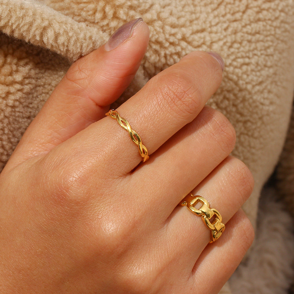 Luna Twist Gold Ring