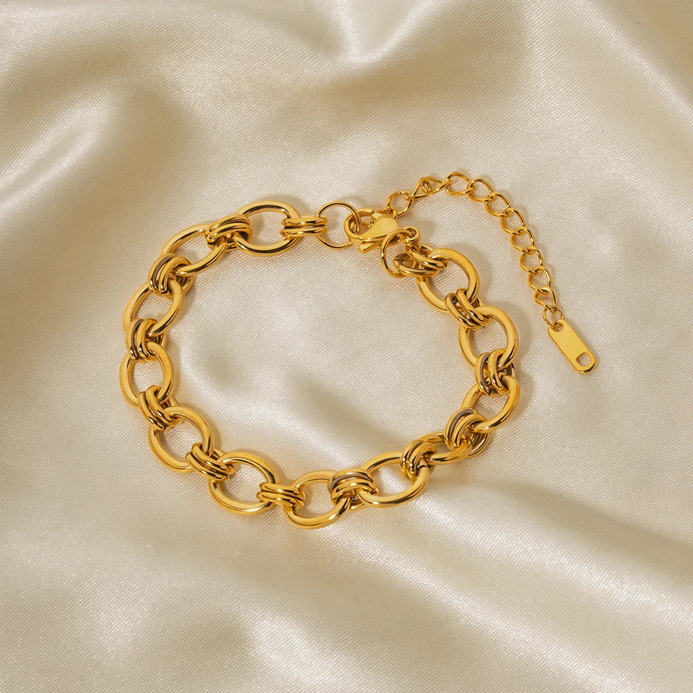 Elegant Gold Chain Bracelet