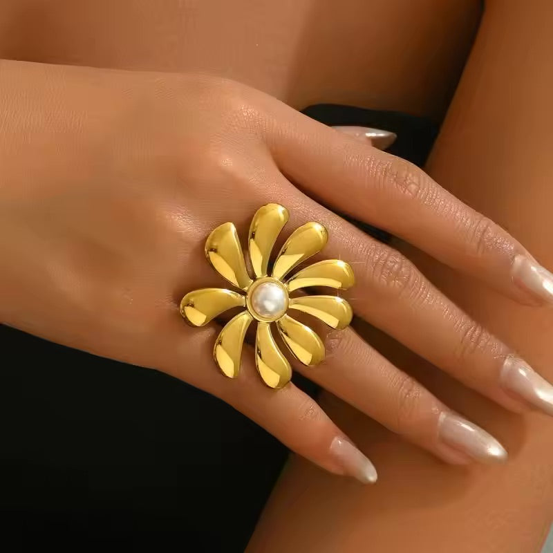 Floral Pearl Gold Ring