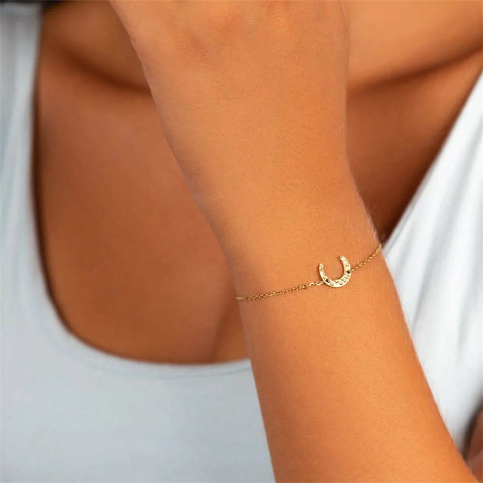 Elegant Gold Chain Bracelet