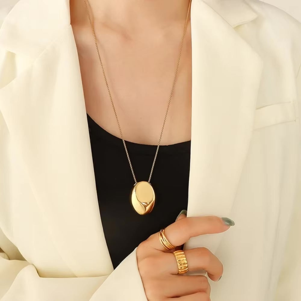 Claribel Sculpted Gold Pendant Necklace
