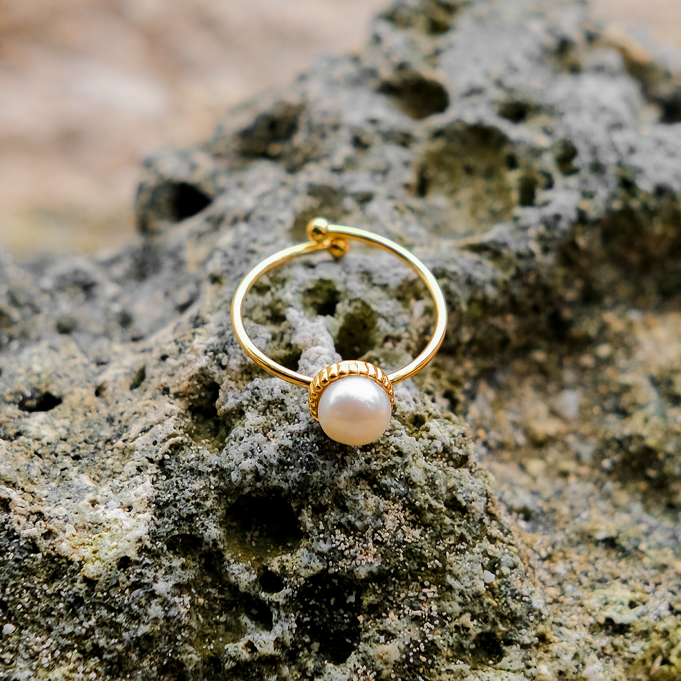 Luxe Pearl Solitaire Ring