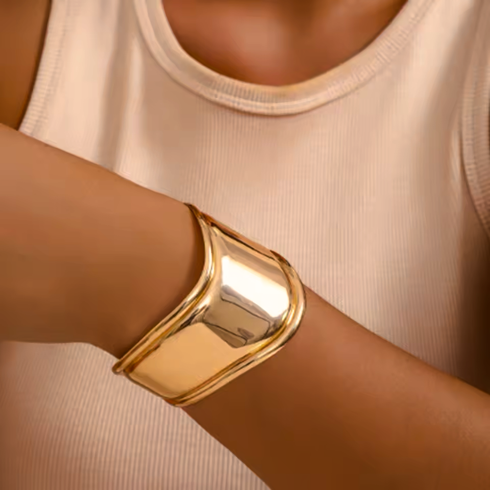 Luxe Flow Gold Bangle