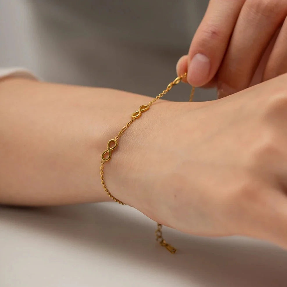Infinite Gold Chain Bracelet