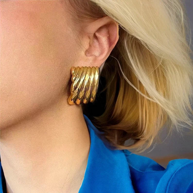 Alisa Elegant Gold Earrings